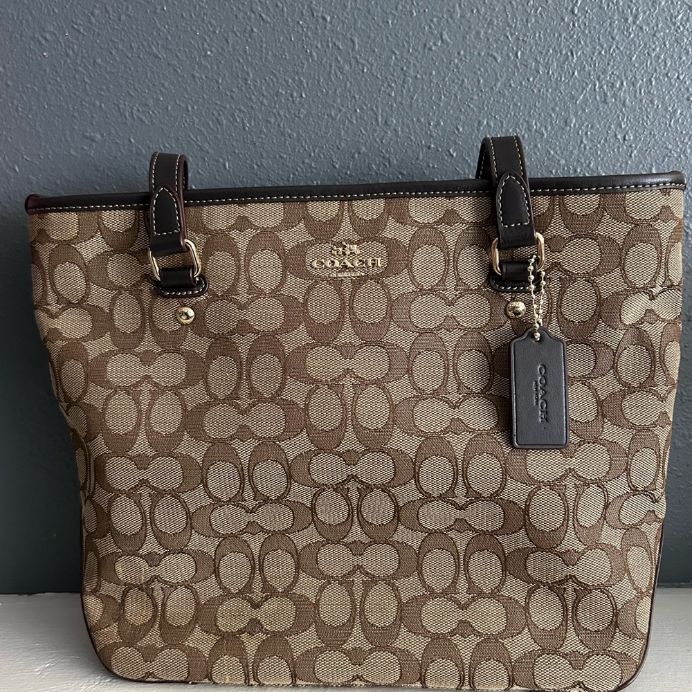 Coach F58282 Vintage Jacquard Tan and Brown Signature Tote - Picture 2 of 9